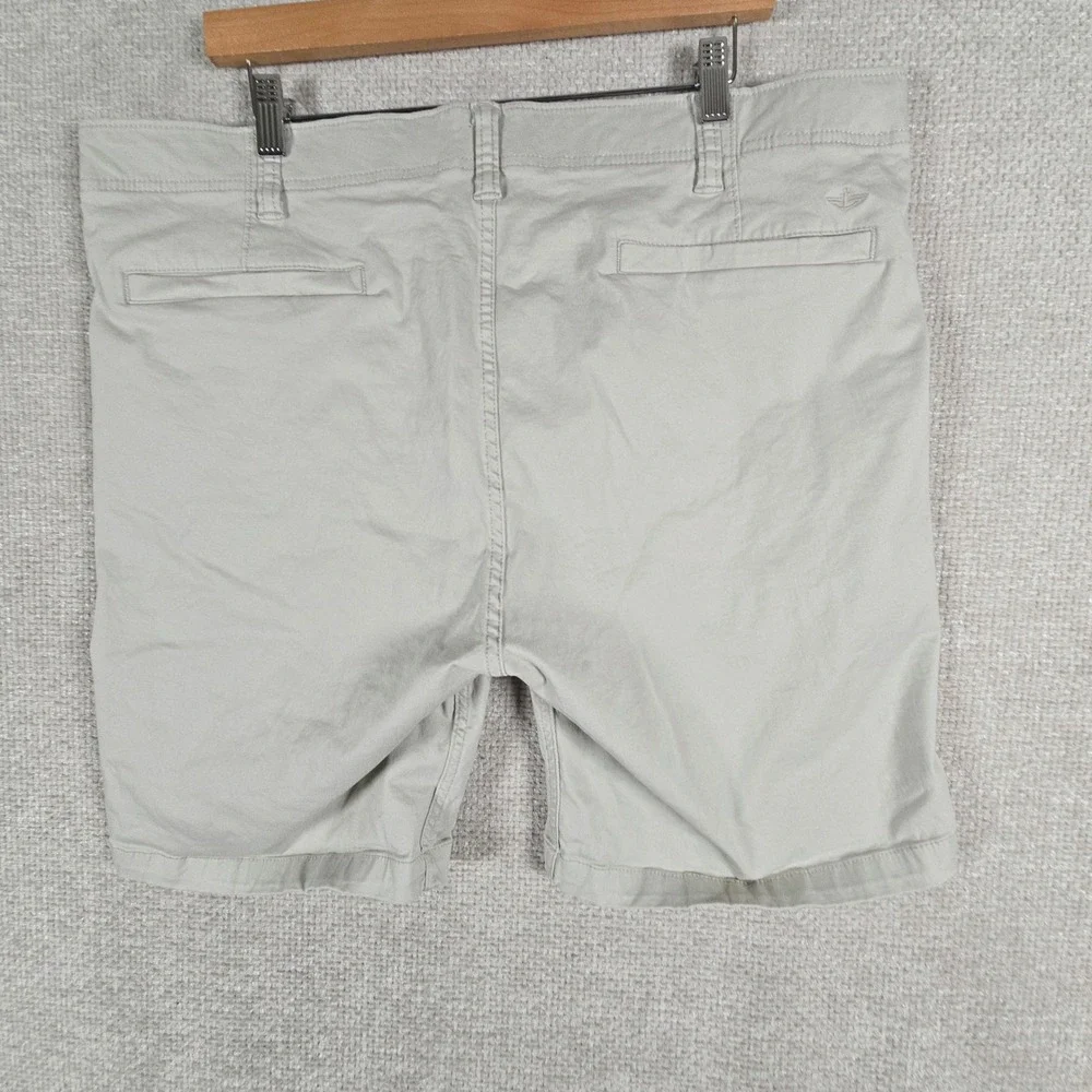 Dockers Mens Tan Khaki‎ Stretch Chino Shorts Size 40 Hidden Zip Pocket